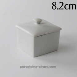 Boite à cotons carrés, peut aussi servir de boite à bijoux./Existe en deux tailles.