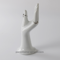 BAGUIER FORME DE MAIN HT 21.4CM /